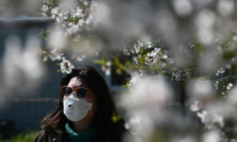 Κορονοϊός: Το ενοχλητικό σύμπτωμα που παραμένει στους μισούς ασθενείς